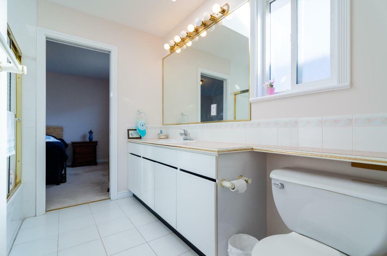 3 Private, Spacious, Bright Rooms In A Gorgeous House 뉴웨스트민스터 외부 사진